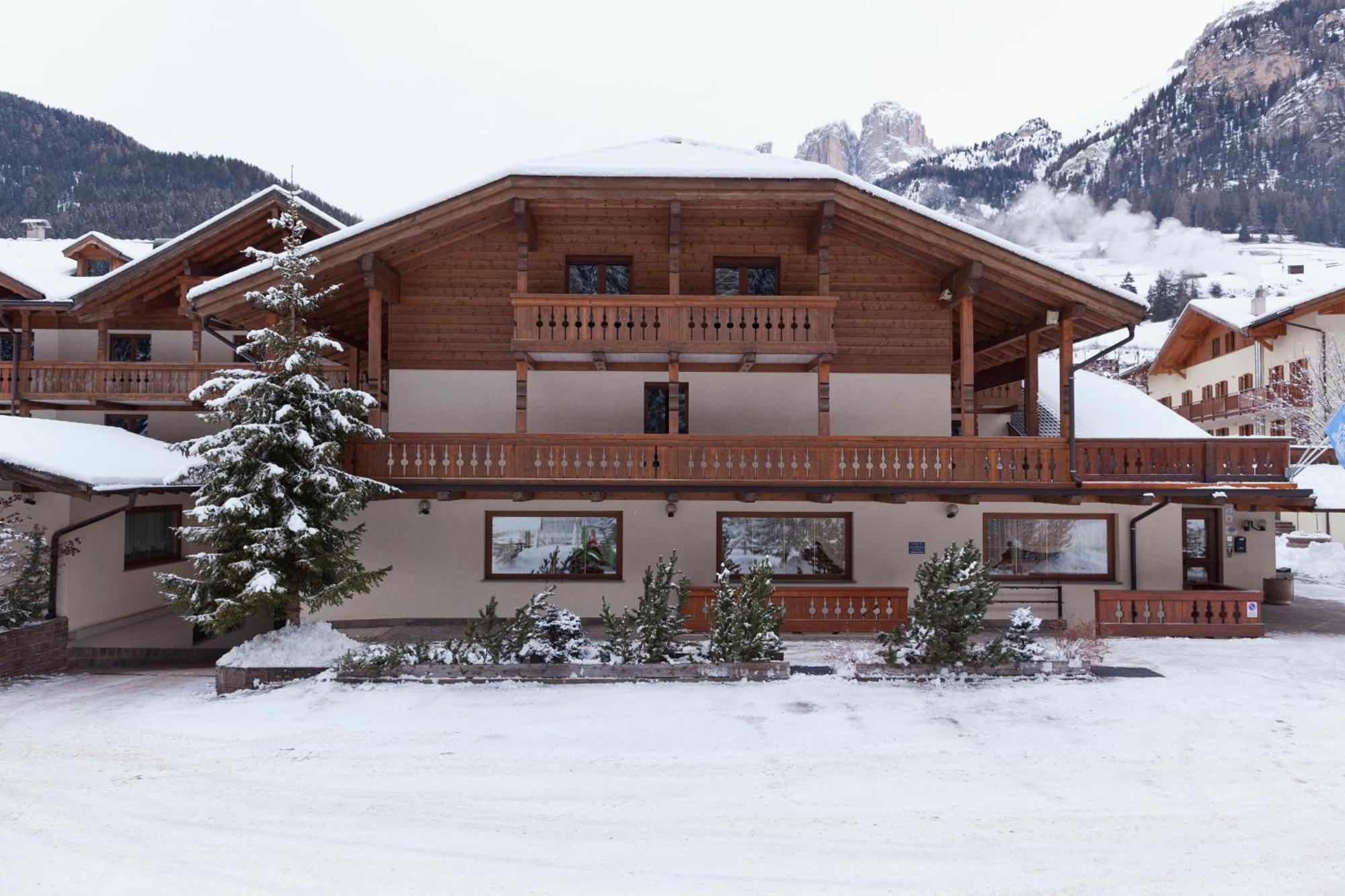 Hotel Sella Ronda Serenella Campitello di Fassa Dış mekan fotoğraf